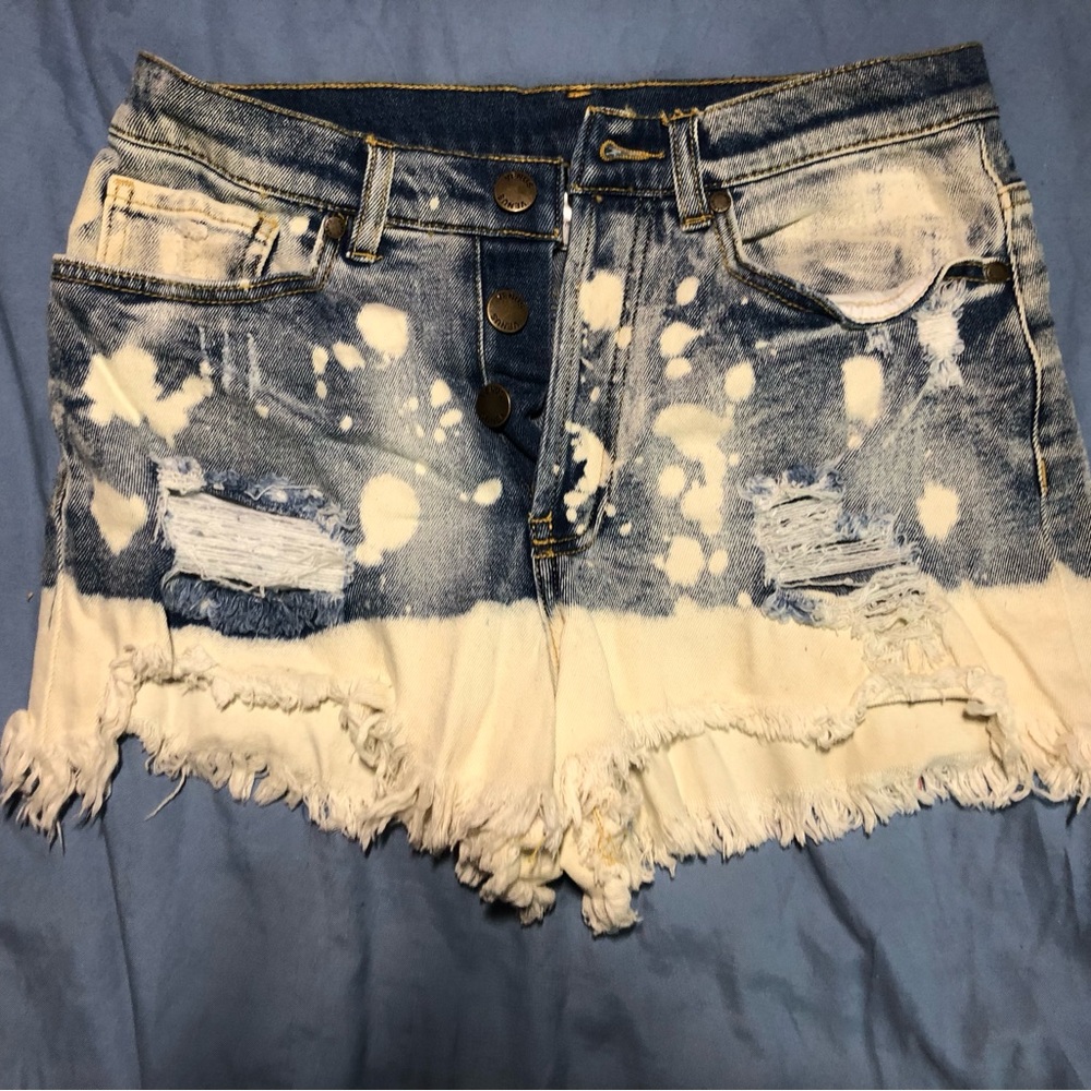 VENUS Bleach-Splatter Distressed Denim Shorts - Blue & White 6 like new